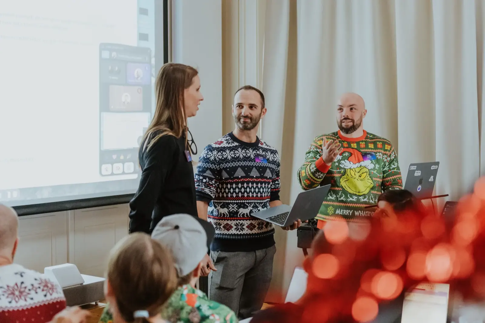 Tým Aibility společně prezentuje na workshopu
